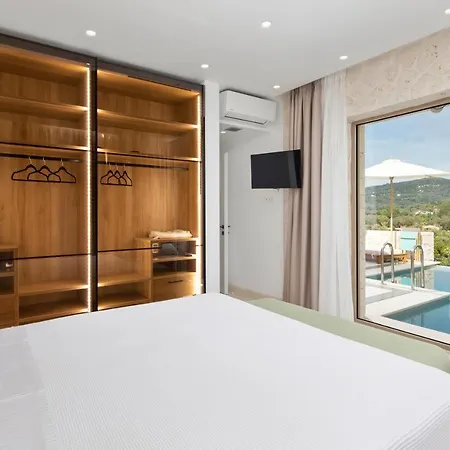 Sun N Salt Private * Agios Georgios Pagon