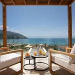 Sun N Salt Private Agios Georgios Pagon